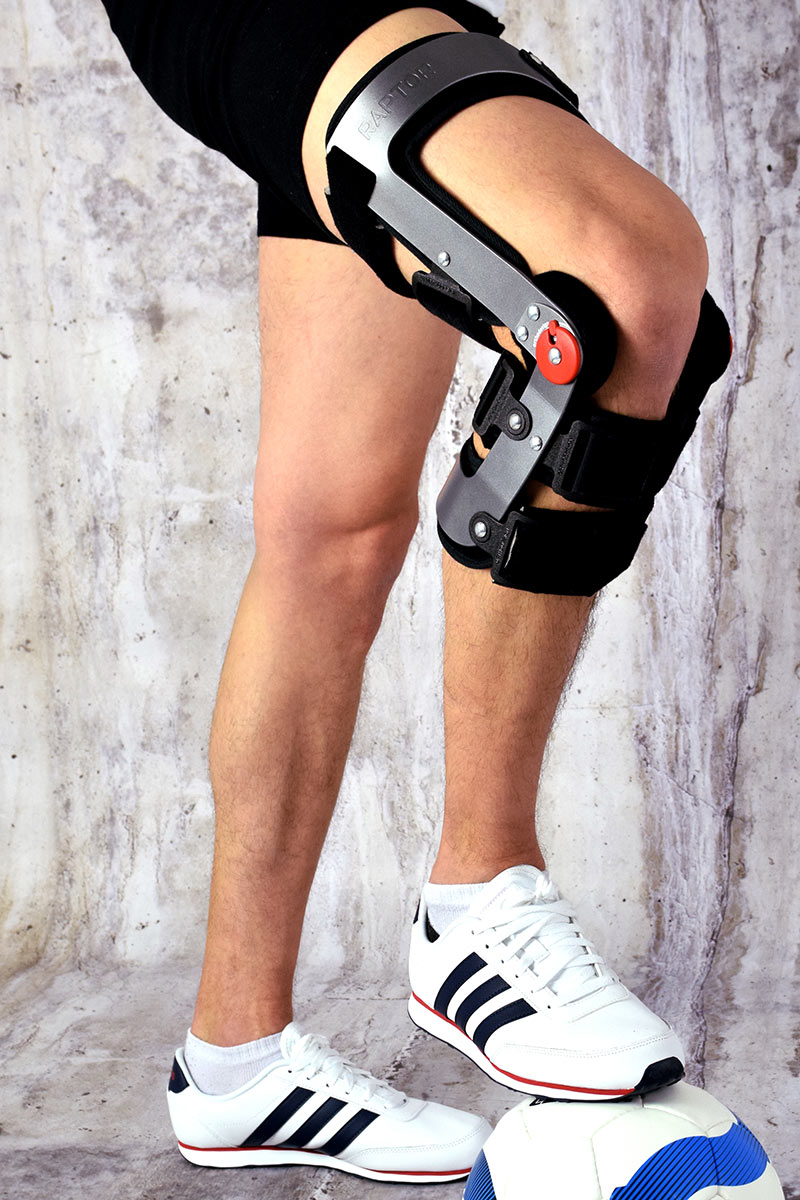 Knee Brace Undersleeve Closed Patella Protects Skin from Abrasions