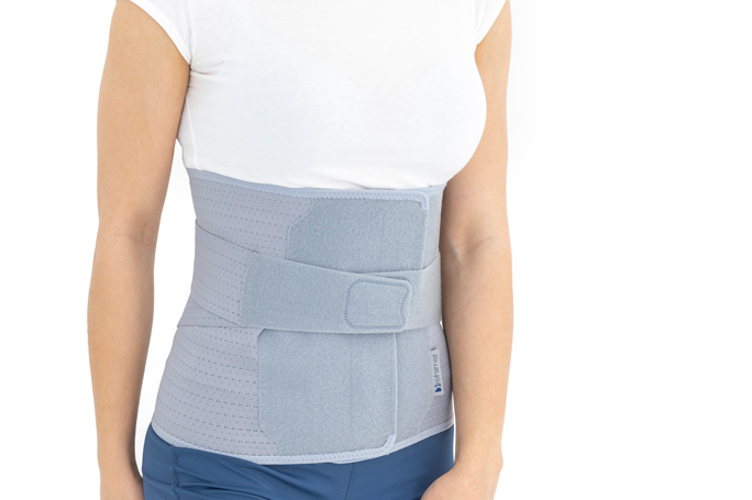 Medical elastic back brace for upper and lower spine, with metal